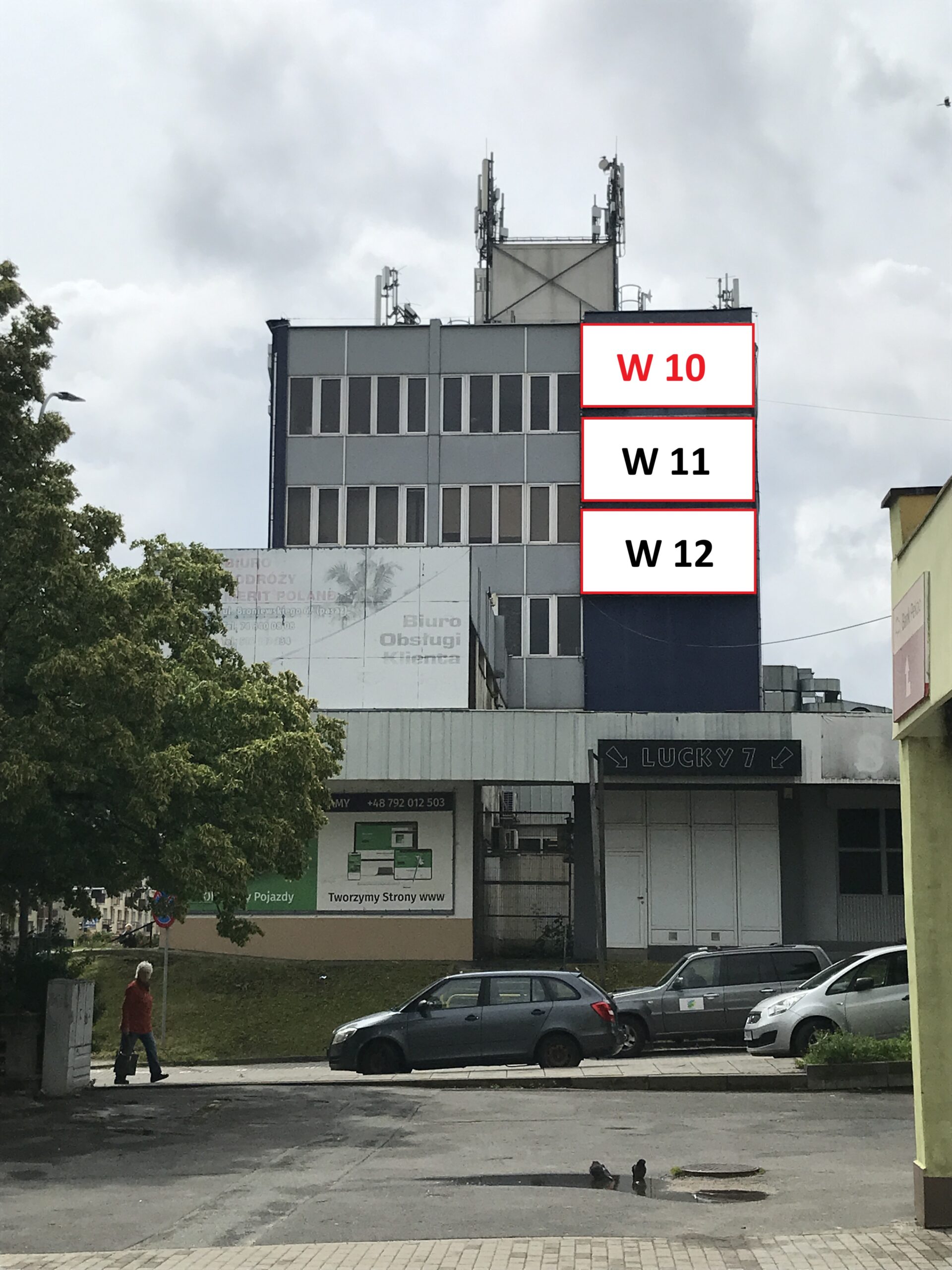 W10- Wałbrzych, ul. Broniewskiego 65b